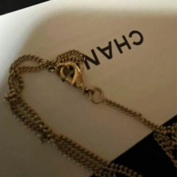 ❤️❤️SOLD❤️❤️Chanel Pearls Flower Necklace - Picture 7 of 7